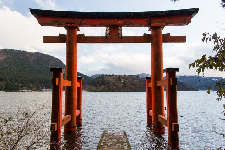 hakone torii gate