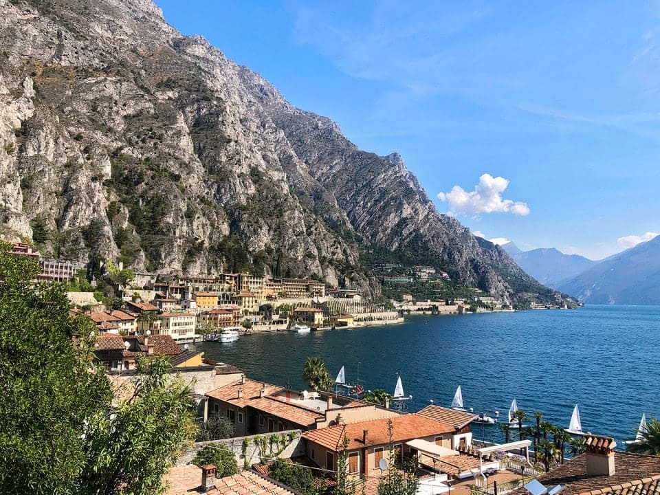 a town on the coast of lake garda in italy